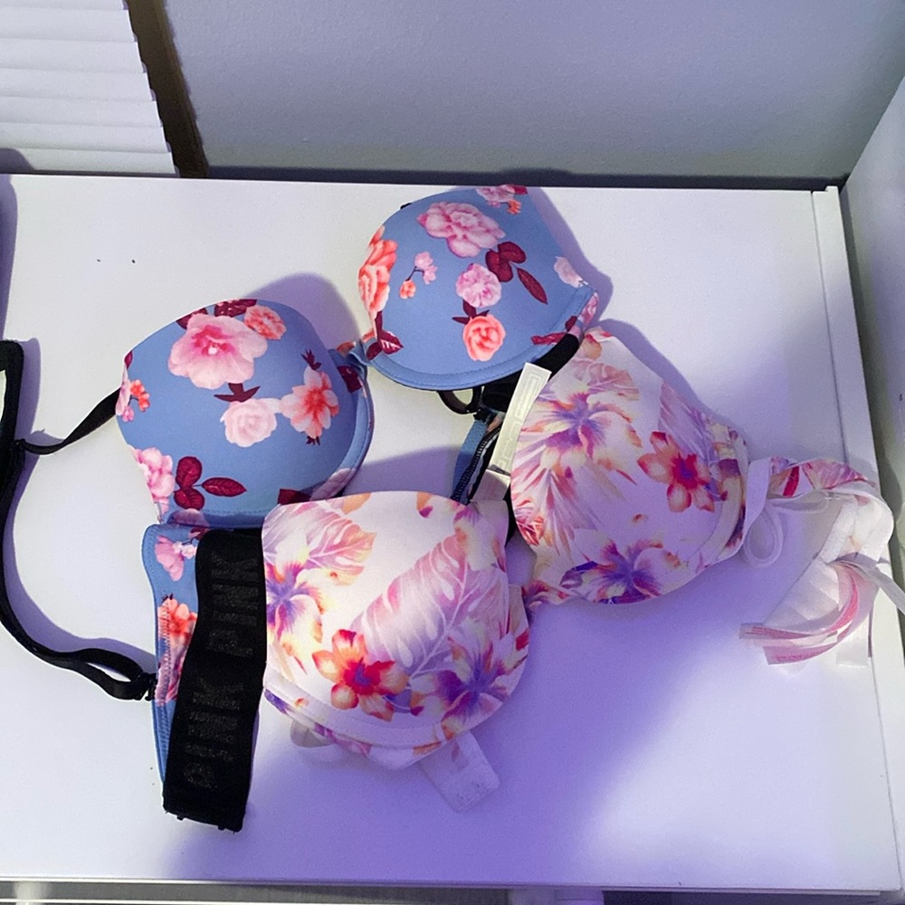 2 Victoria’s Secret/pink bras